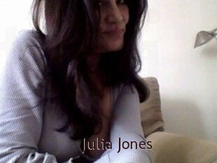 Julia_Jones