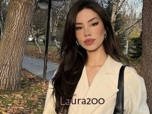 Laura200