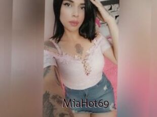 MiaHot69