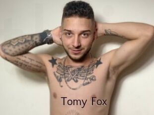 Tomy_Fox